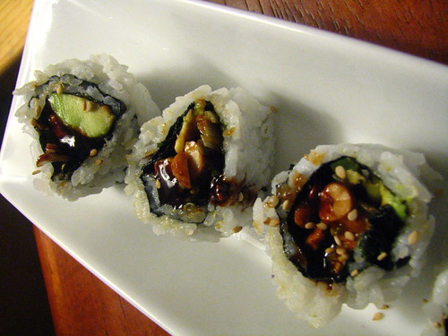 Cashew and Avocado Roll with Sweet Sauce