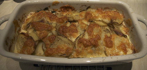 potato bake with chicken, mozzarella and spinach
