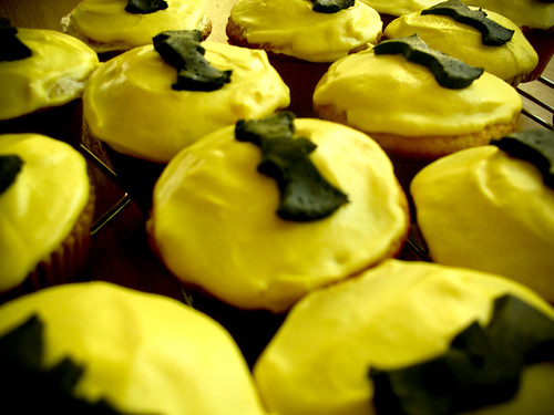 batman cupcakes