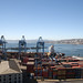 Veduta del porto di Valparaiso con i containers