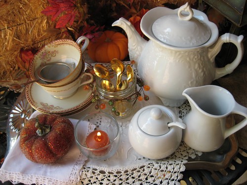 Autumn tea tray