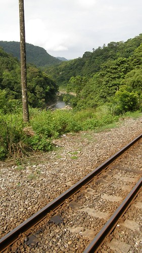 87.鐵軌與河谷