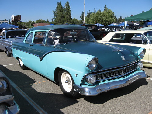 1955 Ford Fairlane (by Brain Toad Photography)