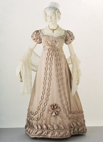 A graceful gown dated approximately 1820 Posted by LadyW at 137 AM