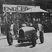 O piloto mecânico italiano Vittorio Coppoli no Circuito da Gávea em 1936. Este ano foi marcado pela chegada de grandes competidores. A Scuderia Ferrari, que na época ainda era o departamento de competições da Alfa Romeo, trouxe pilotos de seu 2º escalão. by ROCINHA.ORG - O Portal Oficial da Rocinha
