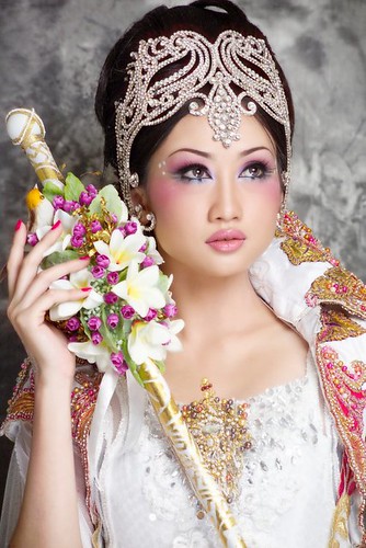 I live in Surabaya East Java and do wedding or even high fashion make up