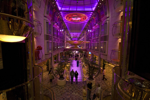 Independence of the Seas Royal Promenade