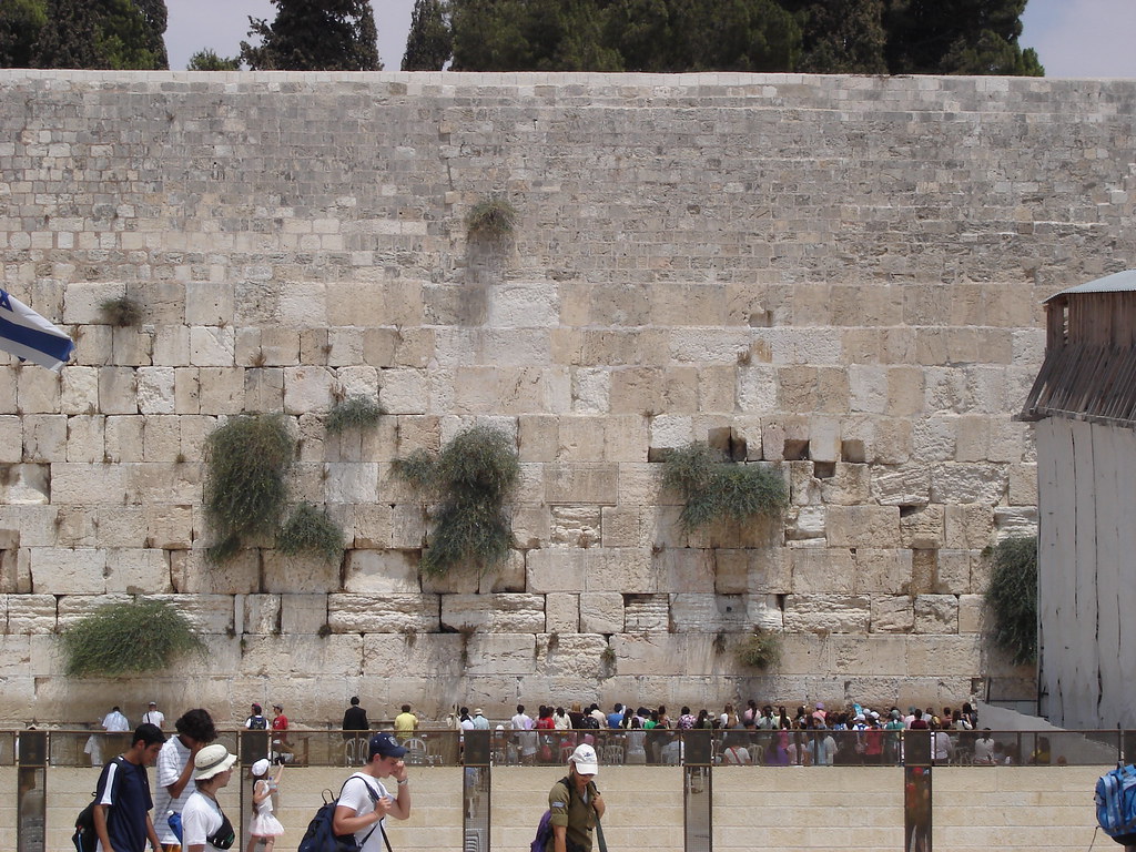 Western Wall, crowded women's section