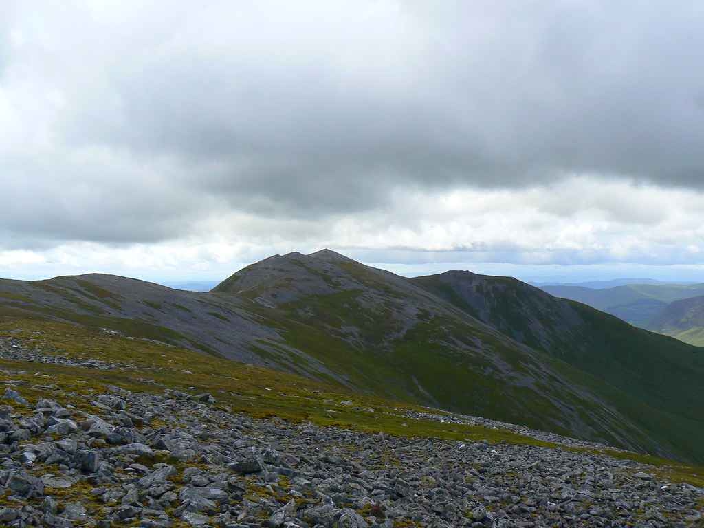 The ridge to Creag Leacach