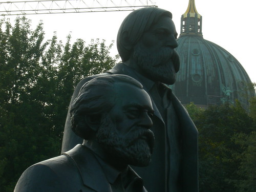 el tío Marx y el tito Engels