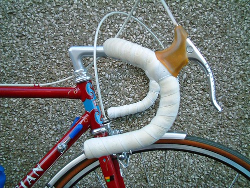 Side view of handlebars and stem