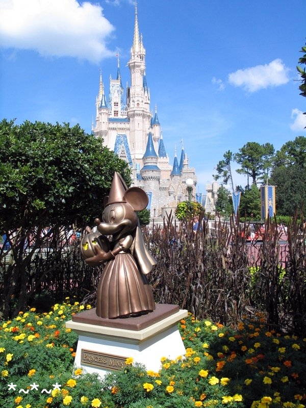 IMG_6769-Disney-Princess-Minnie-Castle-Magic-Kingdom-Halloween