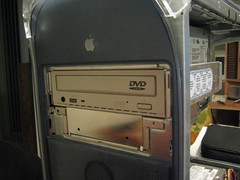 PowerMac G4 - DVD-ROM installed