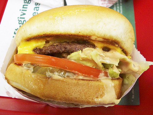 animal-style cheeseburger @ in-n-out