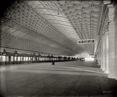 Union Station: 1921 (via Shorpy)