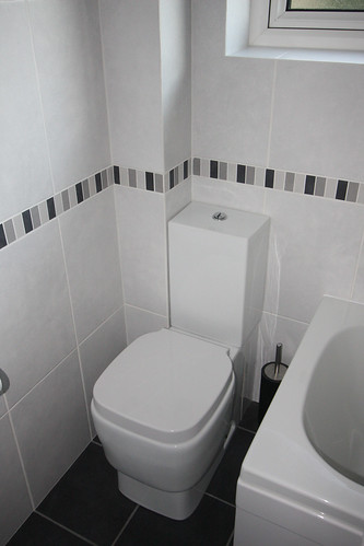 Tile Ideas For A Small Bathroom