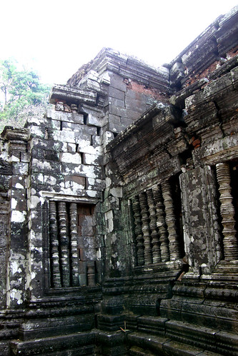 67.Wat Phu Champasak主殿也毀損嚴重