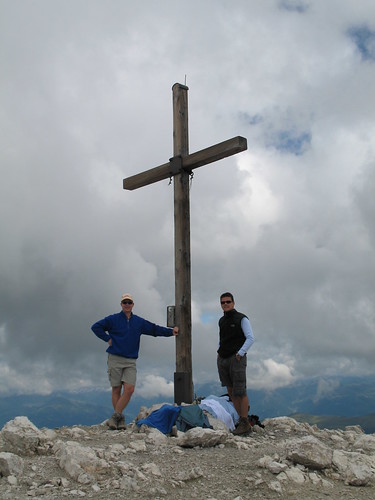 Endlich geschafft - das Gipfelkreuz des Peitlerkofels