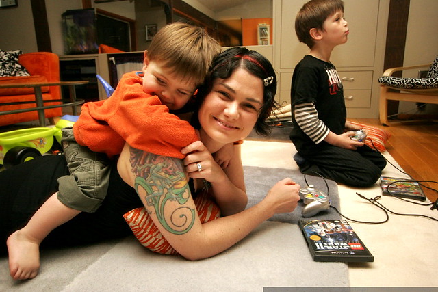 Co-playing video games can benefit kids (Source: Sean Dreilinger)