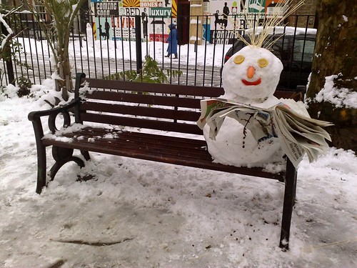 'best snowman at hoxton sq', by anamobe