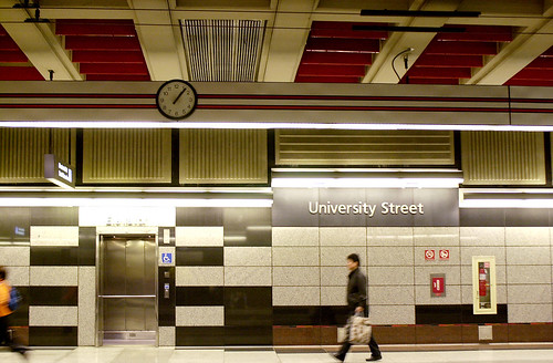 University Street bus tunnel station, 2001