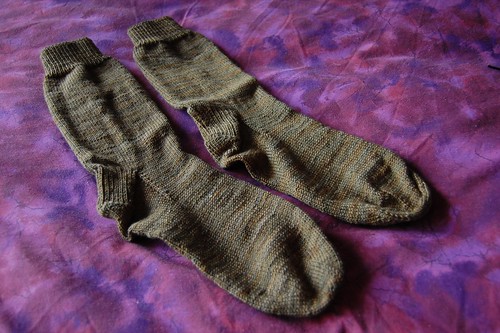 finished: plain cedar socks