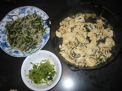 炒り豆腐,根昆布サラダ,間引いた菜花のお漬物