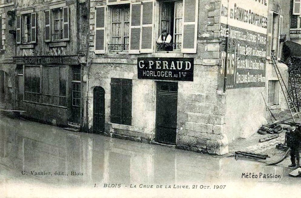 boutique à Blois pendant l'inondation du 21 octobre 1907