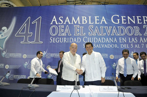 Secretario General y Canciller de El Salvador visitan instalaciones donde se desarrollará la Asamblea General de la OEA