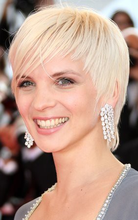 Blonde short hairstyles pictures