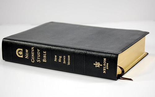 New Geneva Study Bible NKJV - Spine