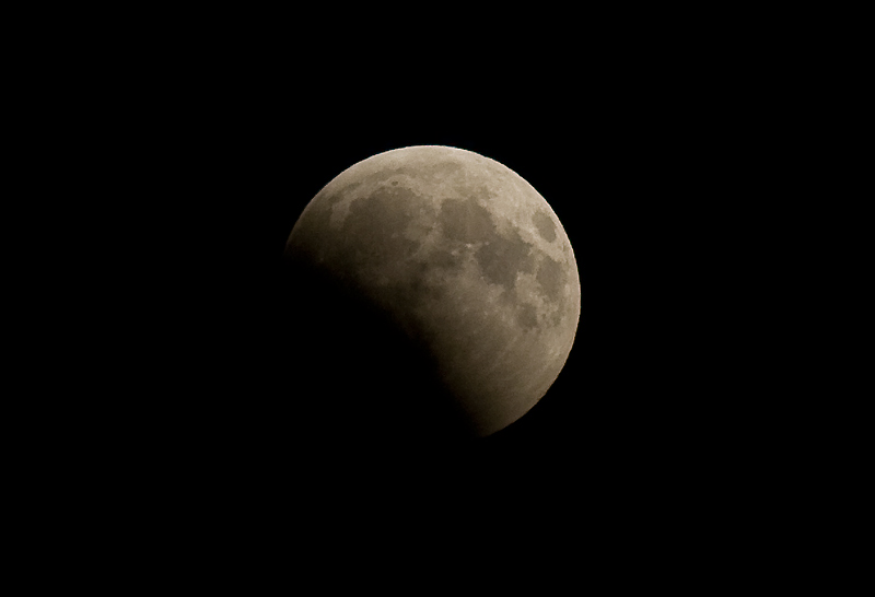 Partial Eclipse of the Moon Aug 16, 2008