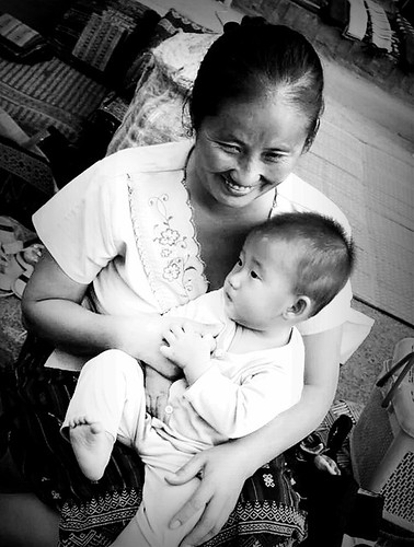 Holding Hands Photography Black And White. Mom and baby holding hands