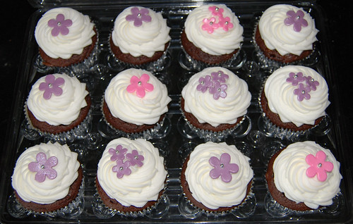 pink and purple flower cupcakes