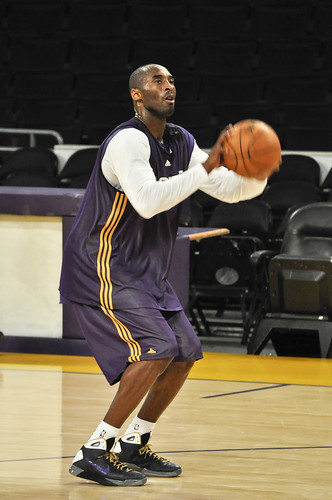 kobe bryant jumper. Kobe Bryant working on his jumper