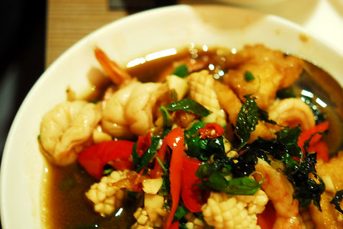 Stir fried seafood with hot basil leaves - DSC_2757