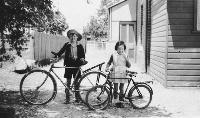 Jim and Nancy Davenport, Albury, NSW, 11 December 1938, by by - J E N Davenport