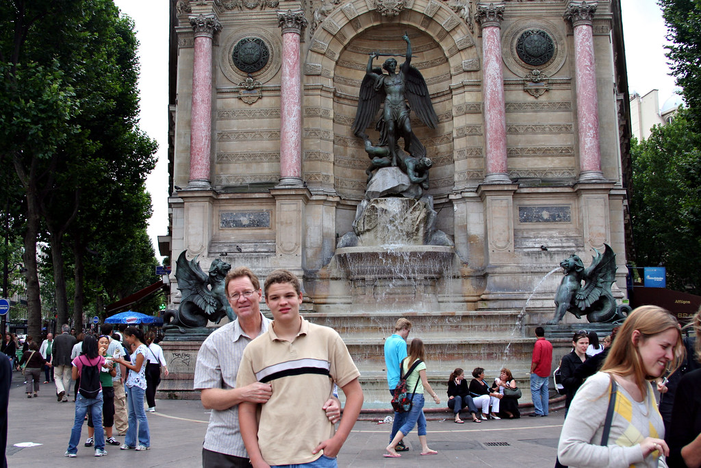 SSS and Will at Fountain St. Michel Paris