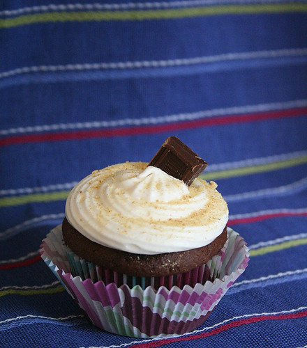 Tam's s'mores cupcakes (well, just one of them anyway)