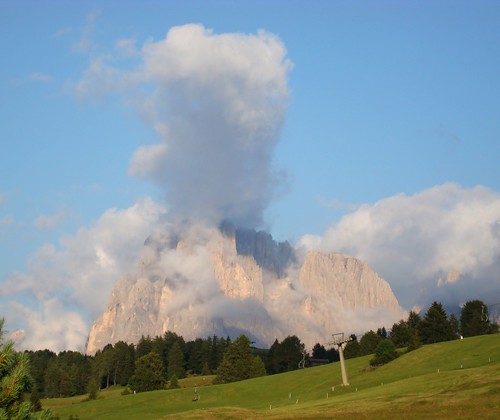 eruzione sul Sassolungo2