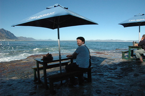 Late lunch on the rocks (by Louis Rossouw)