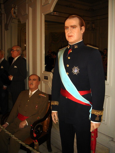 Francisco Franco(links) und Juan Carlos I. (rechts)