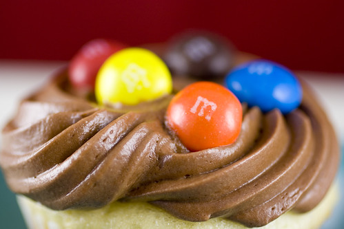 Peanut Butter M&M Cupcakes