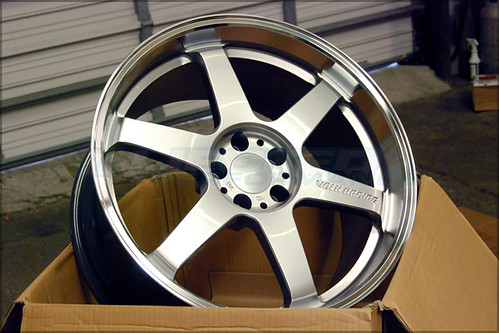 of wheels for our GTR we have decided to try a set of 20 Volk TE37