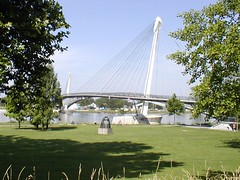 Pedestrian Bridge on the Rhine, 2007