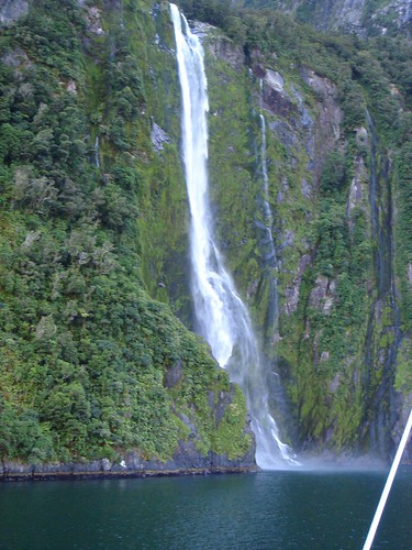 Mildford Sound Waterfall por palkeshbrd.