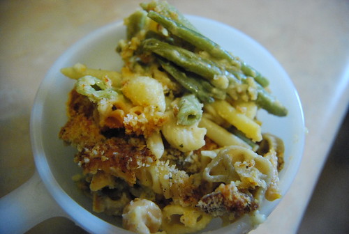 Wacky mac with green beans