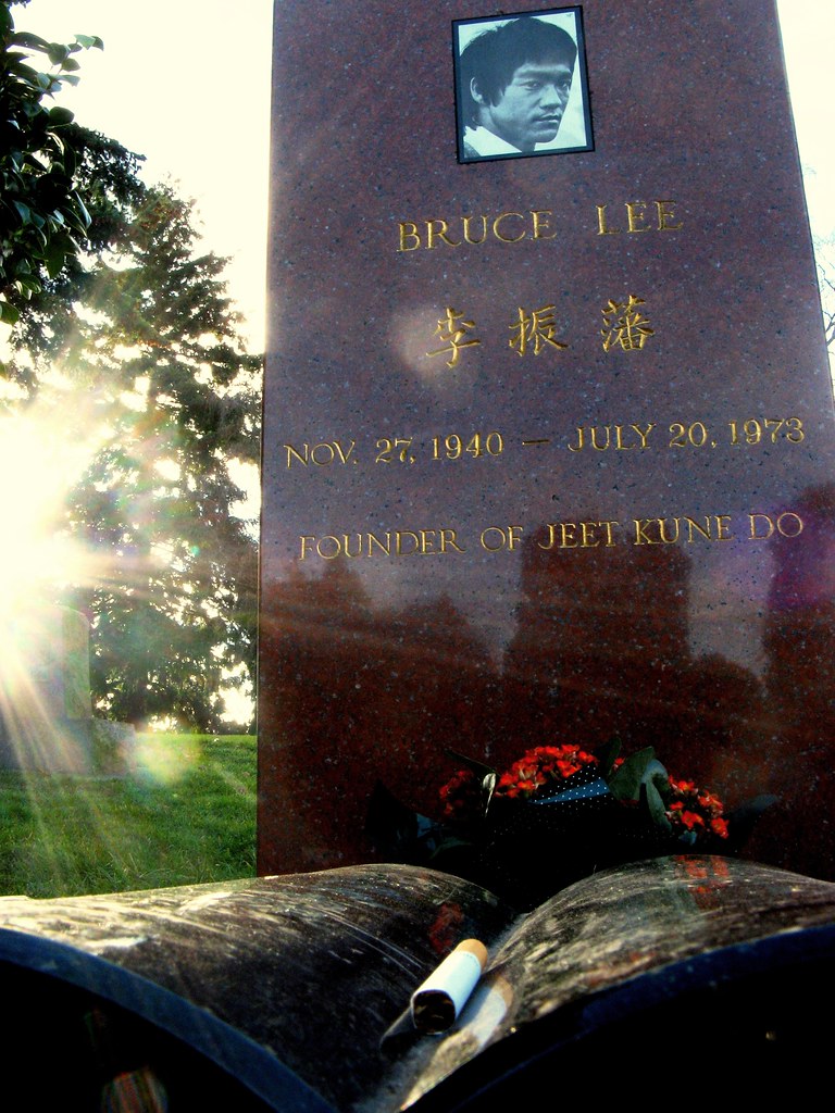 Bruce Lee memorial @ Lake View