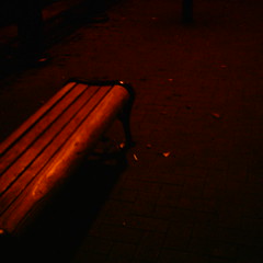 【写真】ミニデジで撮影した汽車道のベンチ