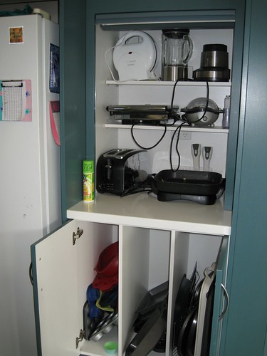appliance/baking cupboard